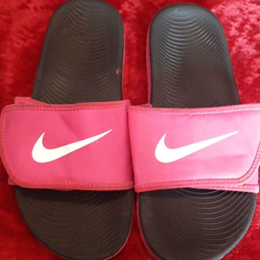 Nike slides
